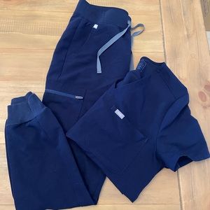 Figs Zamora jogger and one pocket scrub top Navy set women’s size small